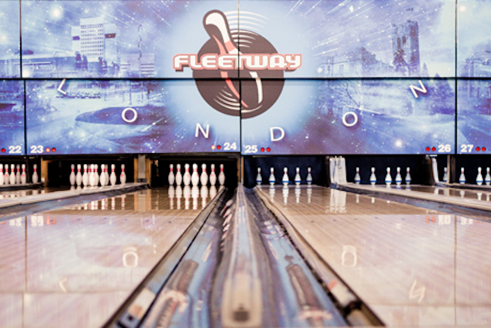 front view of fleetway bowling lanes with no balls going down